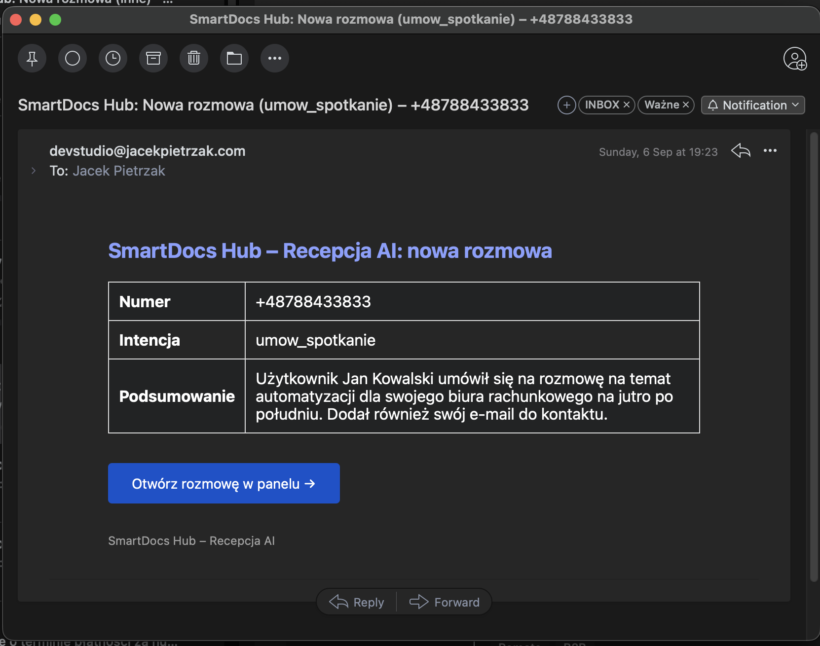 Sformatowana wiadomość e-mail z podsumowaniem intencji dzwoniącego i jego danymi